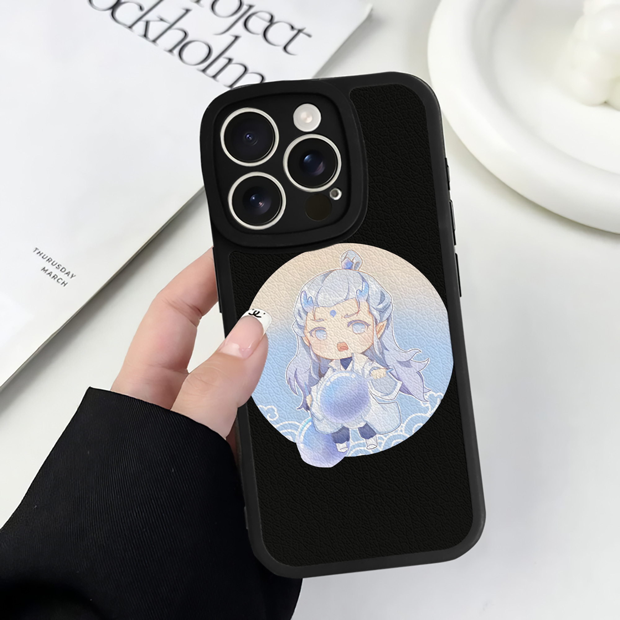 （画像用） Ne Zha 2 ナタ 魔童の大暴れ 【iPhone 16シリーズ対応】シリコンスマホケース（レザー調） 材質：シリコン